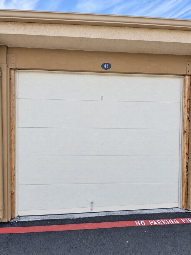 Building Photo - 25671 Le Parc