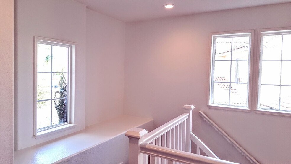 Building Photo - 24799 Benetta Ct