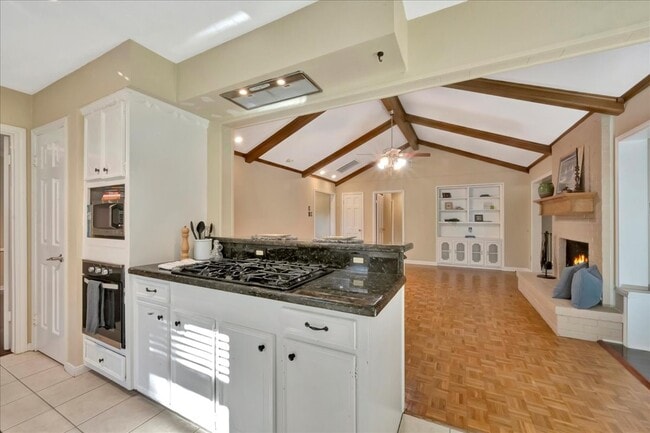 Building Photo - 1710 San Sebastian Ln