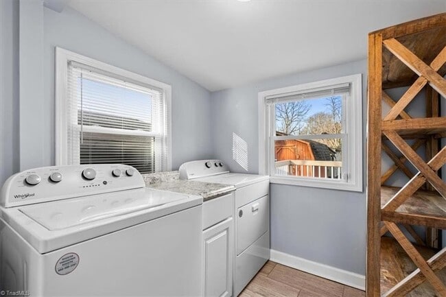 Building Photo - 1101 Hickory Ave