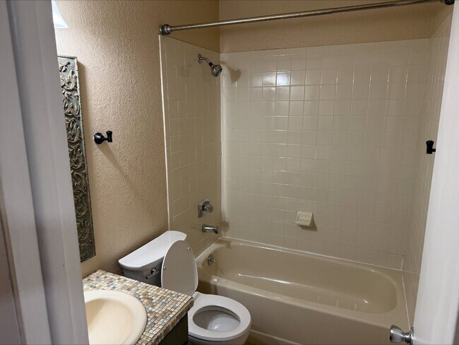 Building Photo - Beautiful 2 Bed 2 Bath in the heart of Boulder!