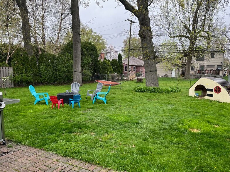 Building Photo - 1150 Anita Ave