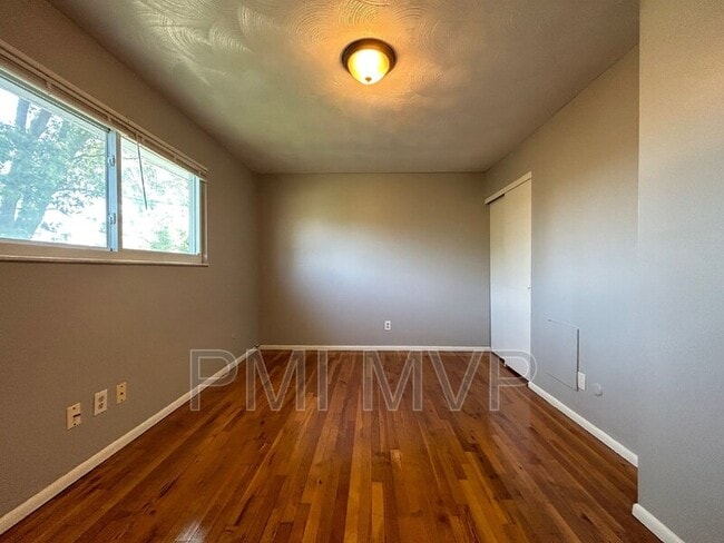 Building Photo - 3029 Rotunda Ct N