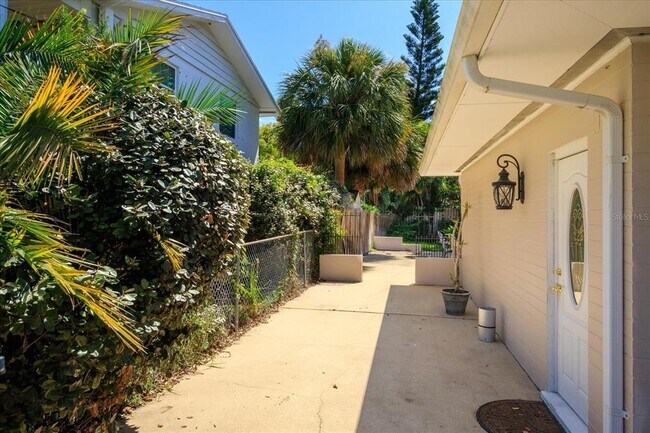 Building Photo - 105 John Anderson Dr