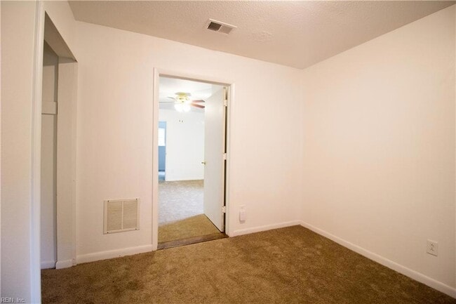 Building Photo - 1343 W 39th St