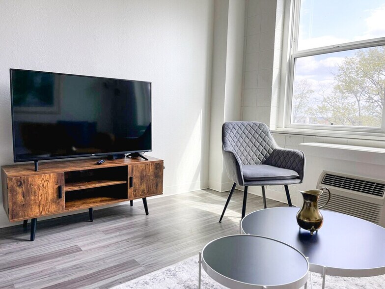 Building Photo - 2515 Burnet Ave