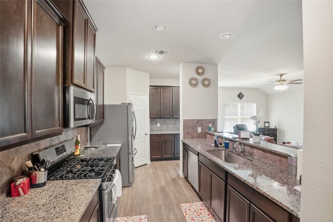 Building Photo - 1317 Clear Cedar Ct