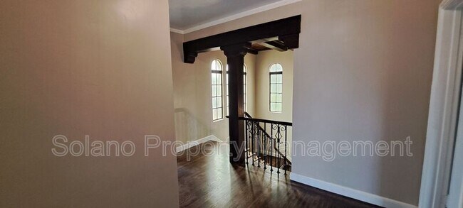 Building Photo - 290 E B St