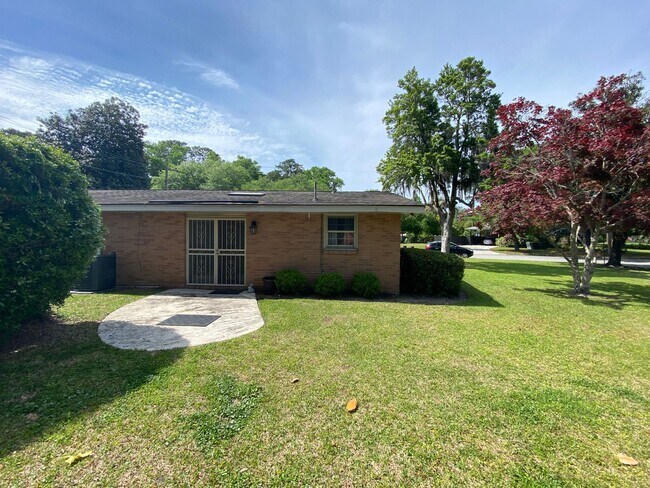 Building Photo - Kensington Park Single Family Home