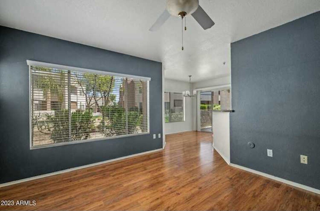 Building Photo - 1295 N Ash St