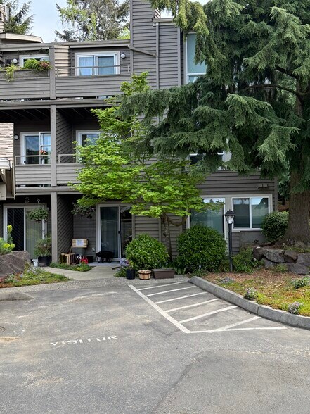 Building Photo - 15715 4th Ave S