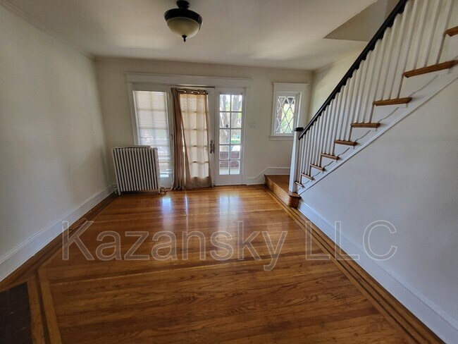 Building Photo - 6737 N Lawrence St