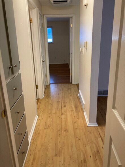 Hallway - 922 S Lake St