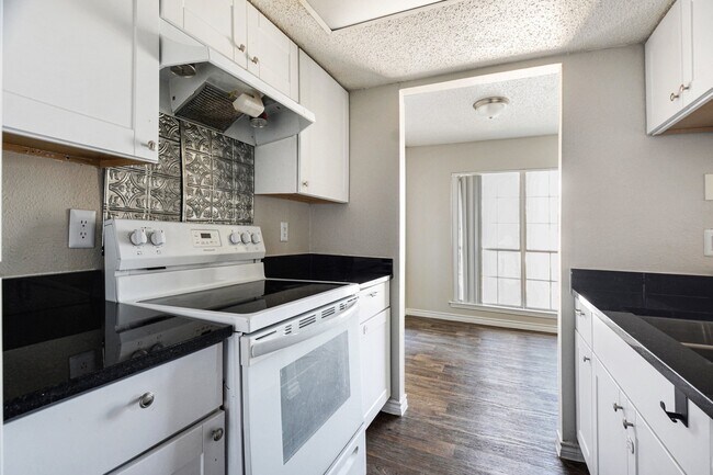 Building Photo - 3623 W Northgate Dr