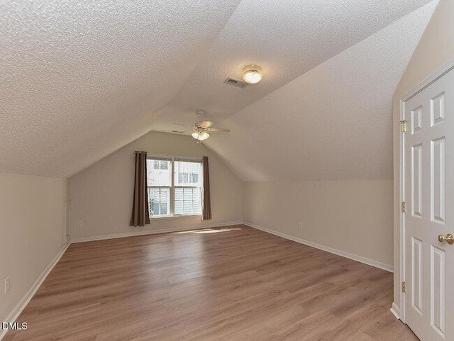 Building Photo - 406 Somersview Dr