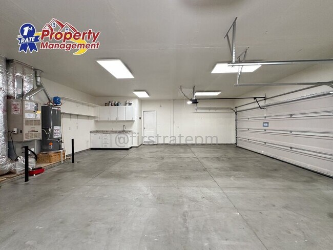 Building Photo - 2688 N Cinnamon Pl