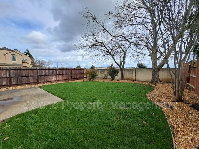 Building Photo - 849 Chateau Cir