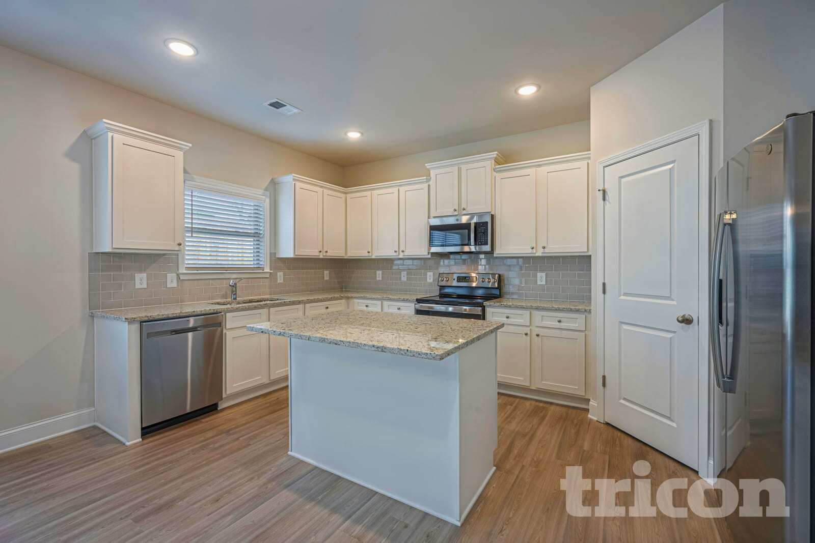 Building Photo - 204 Margrave Dr