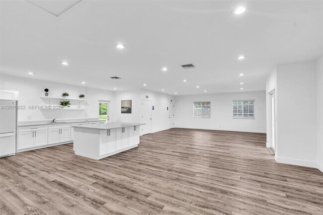Building Photo - 101 SW 75th Ave