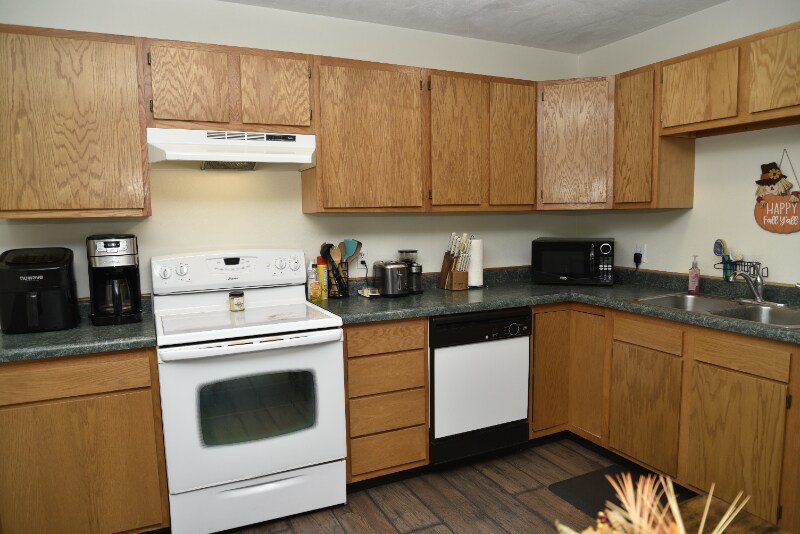 Building Photo - 3360 Patti Dr