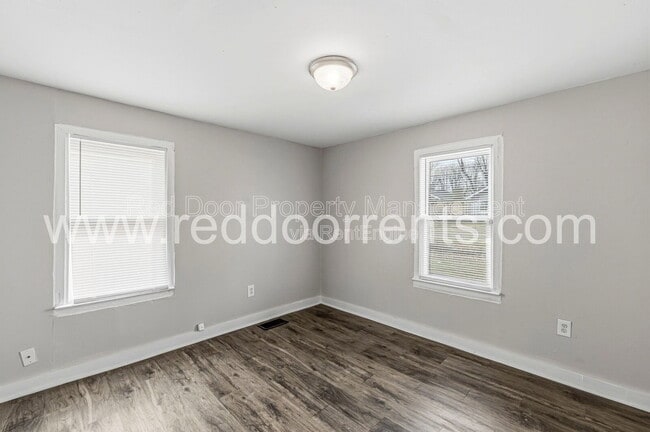 Building Photo - 4320 E 30th St