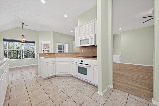 Building Photo - 10542 Parkside Dr