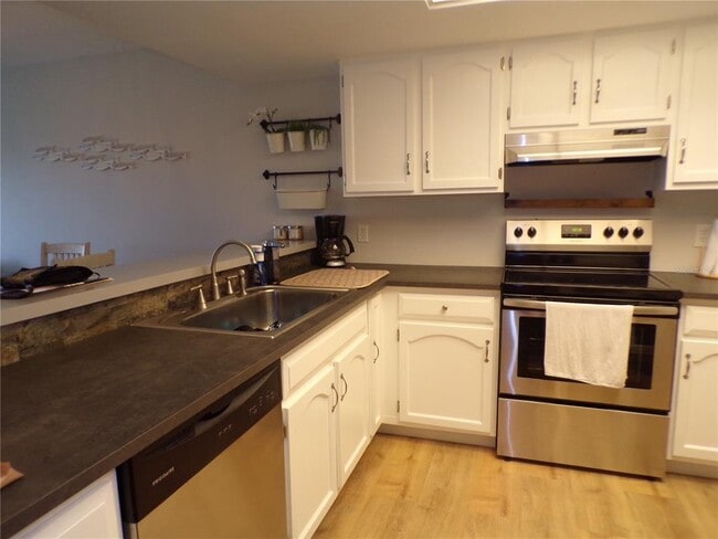 Building Photo - 25188 Marion Ave