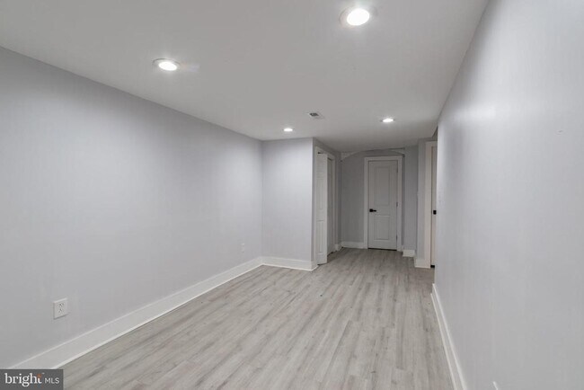 Building Photo - 5111 Willows Ave