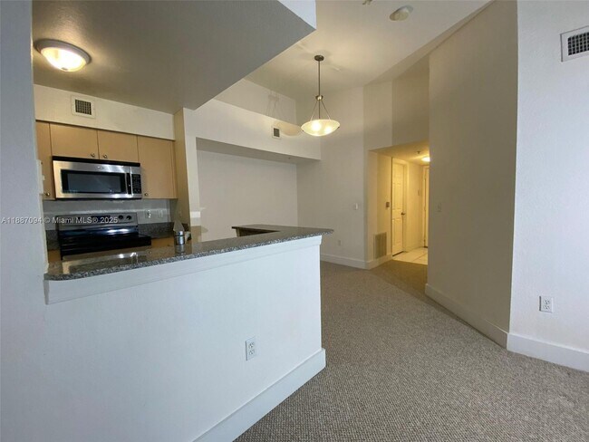 Building Photo - 2516 Centergate Dr