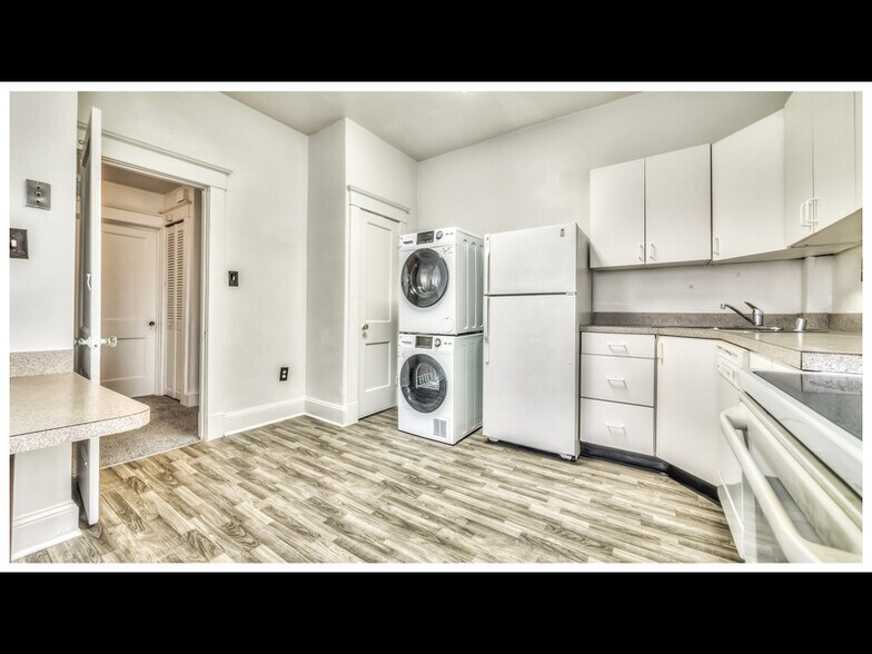Building Photo - 4113 W Forest Park Ave