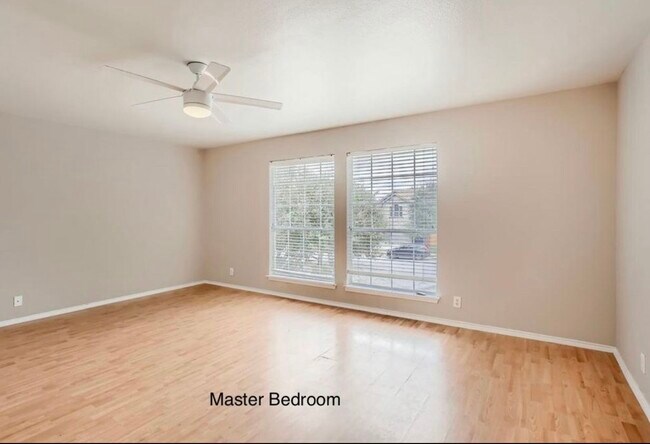 Building Photo - 518 Pecos Cir