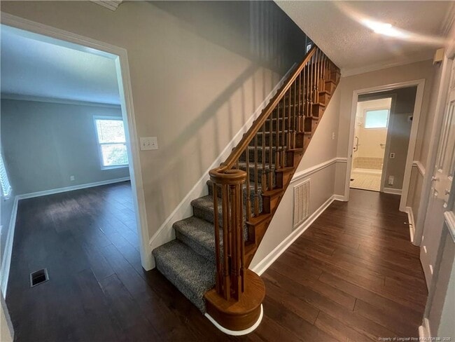 Building Photo - 470 Lennox Dr