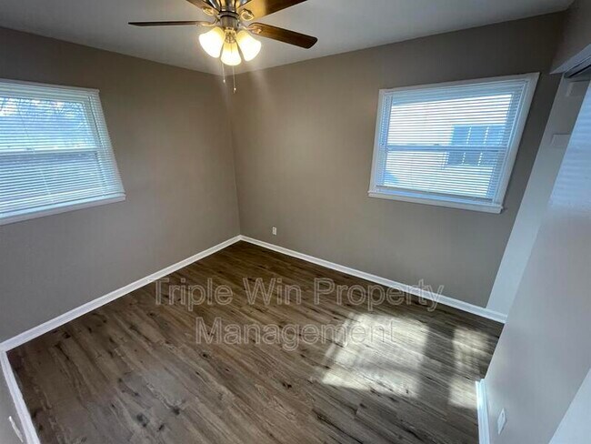 Building Photo - 360 Shepley Dr