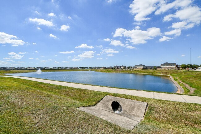 Building Photo - 2023 Manchester Crossing Dr