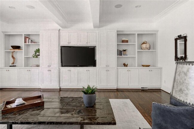 Building Photo - 3669 Cochise Dr SE