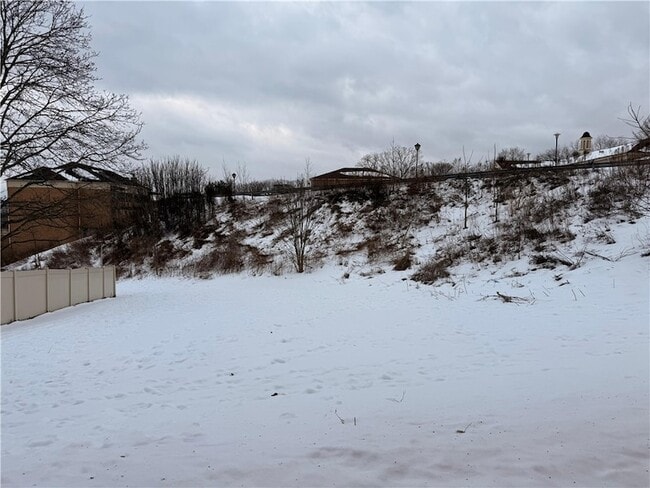 Building Photo - 714 Pershing St