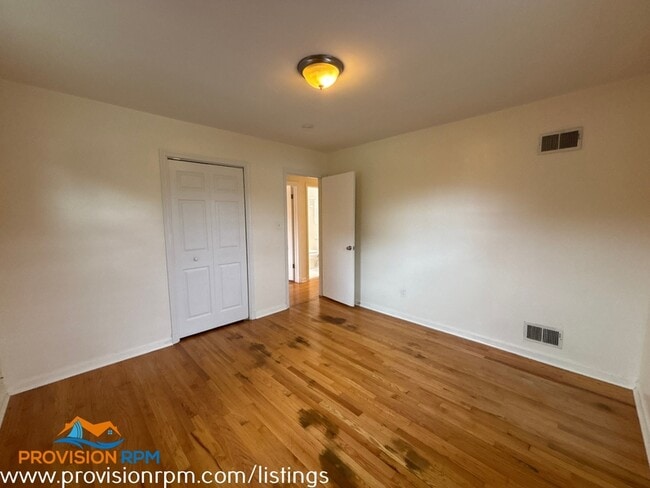 Building Photo - 4002 22nd Ave