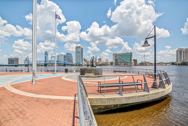 Building Photo - 1431 Riverplace Blvd