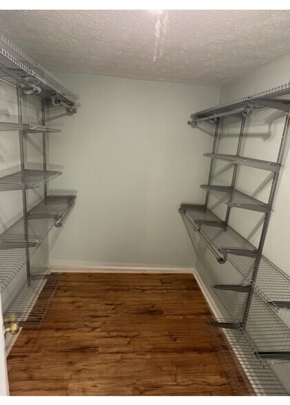 Building Photo - 20 Clearfield Dr