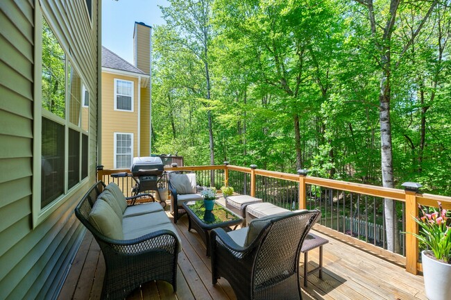 Building Photo - 2105 Brookridge Ter
