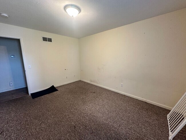 Building Photo - 1207-1207 Euclid Ave