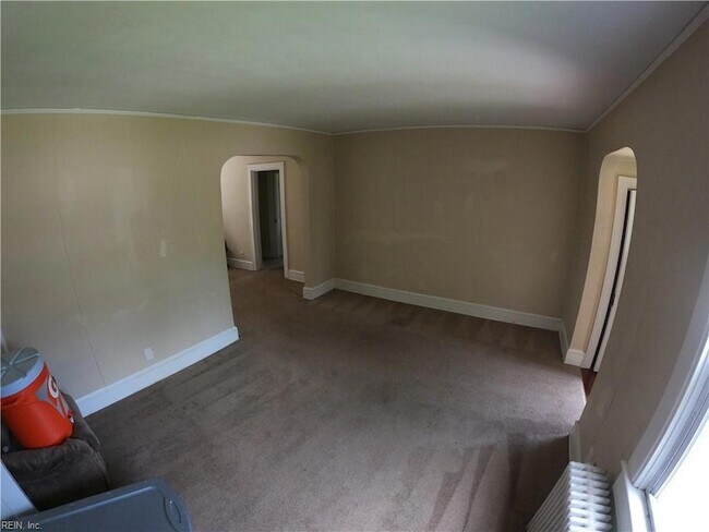 Building Photo - 5905 Hampton Blvd