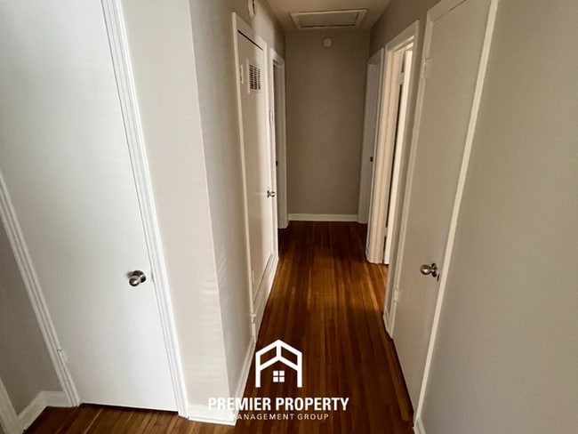 Building Photo - 1508 E.Raines Rd