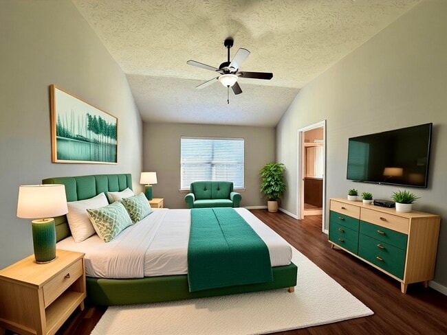 Building Photo - 11807 Green Colling Park Dr