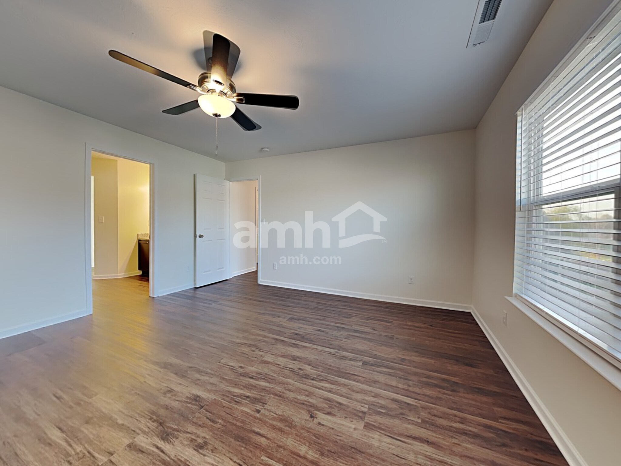 Building Photo - 906 Northwich Ave