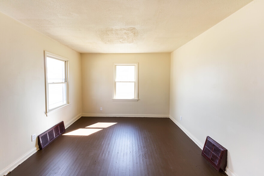 Building Photo - 808 Seward Ave