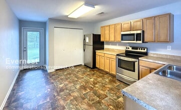 Building Photo - 112 Jesse Layne Dr