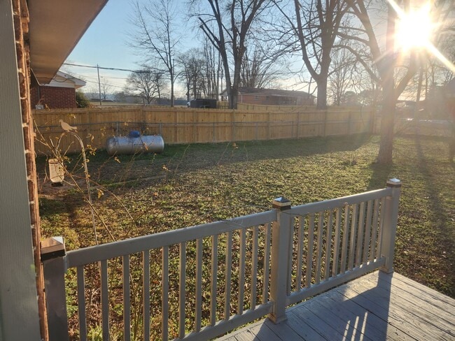 Building Photo - 137 N Elizabeth St