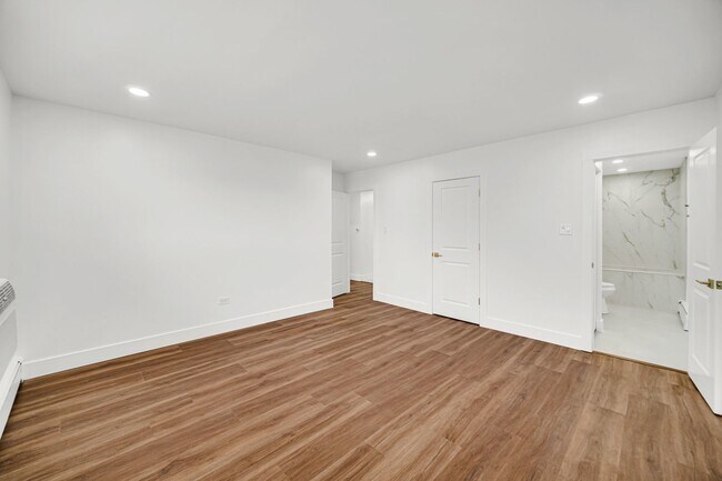 Building Photo - 8936 N Parkside Ave