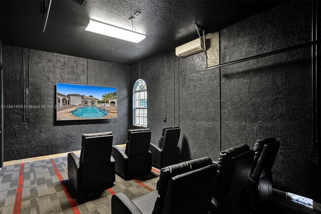 Building Photo - 13751 Pine Meadow Ct